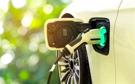 Plan MOVES III 2025: instala tu punto de recarga con ahorro garantizado