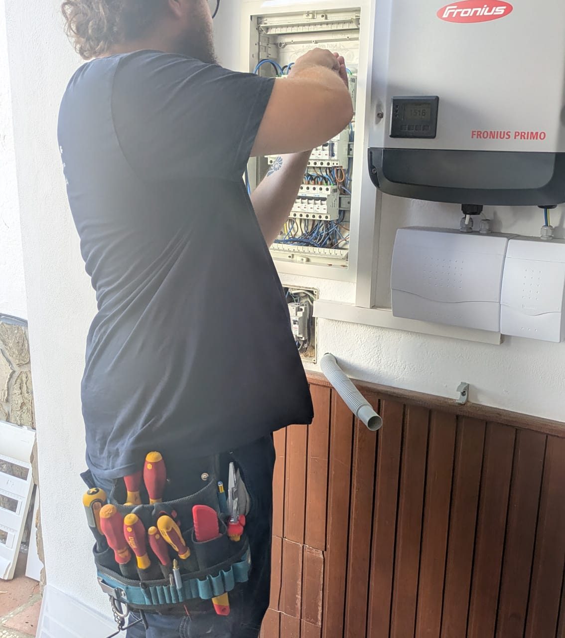 Instalación de Cargador de Coche Eléctrico en Jimena de la Frontera