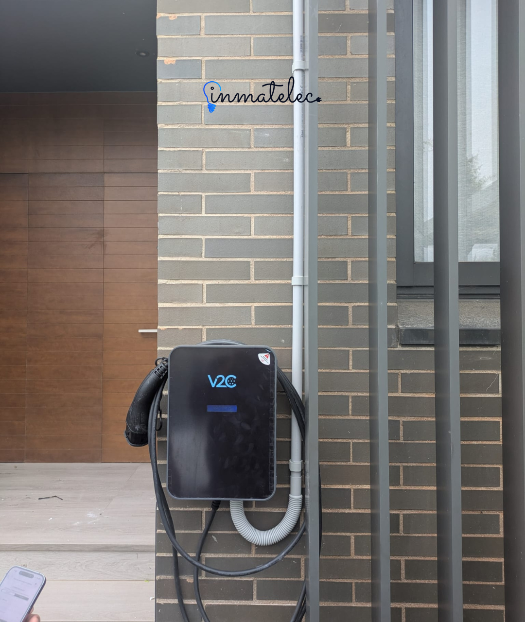 Instalación de cargador V2C para coche eléctrico en San Roque Club